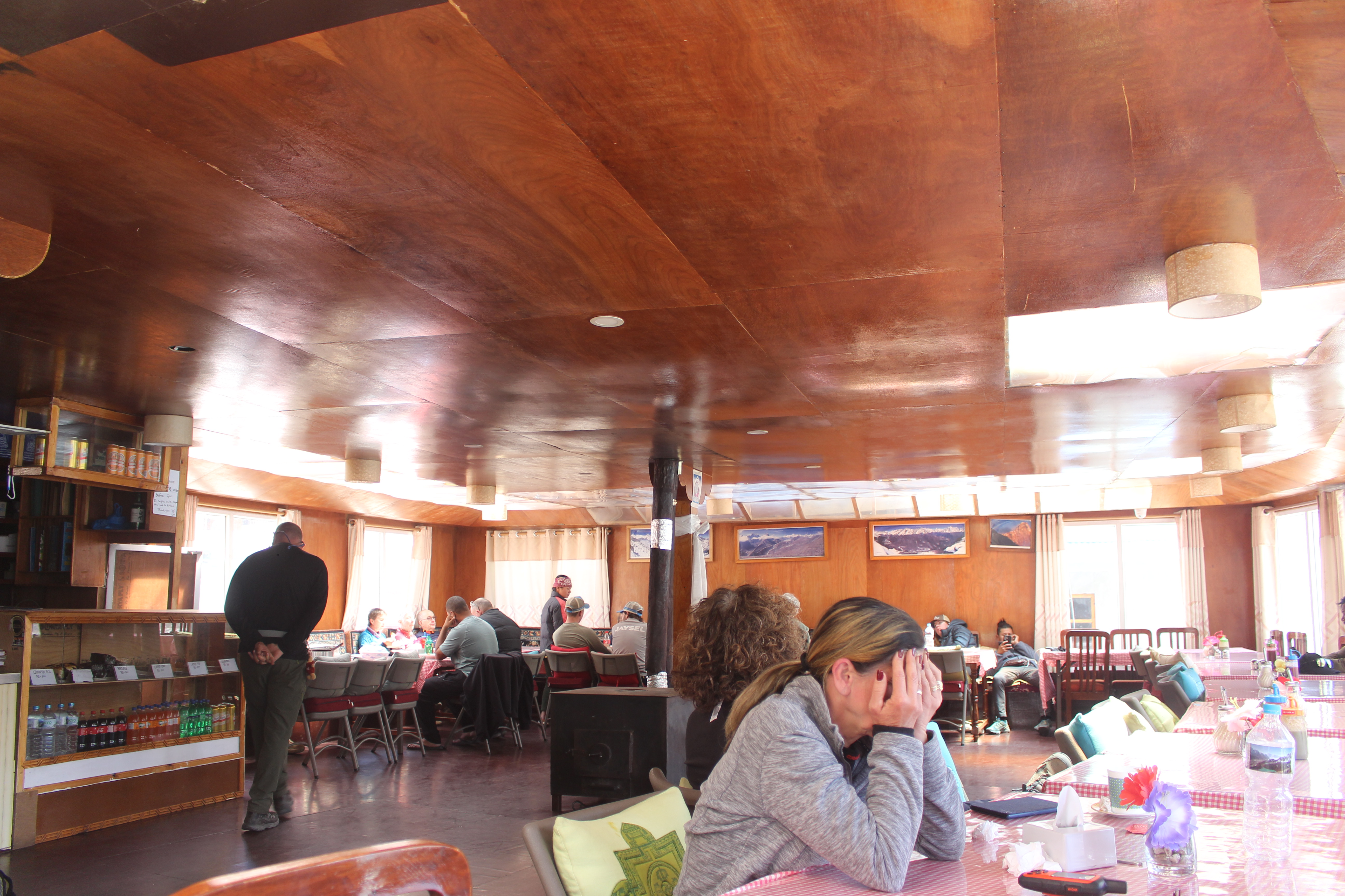 Climbers at teahouses 